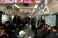 La sonnolenta mattinata sui sedili della metro