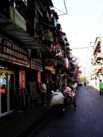 Tra le vie nelle zone popolari di Shanghai