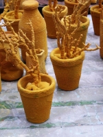 Banchetti pieni in ogni angolo