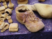 con gli oggetti piÃ¹ disparati