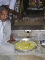 Un ricco banchetto pronto per i sacri topolini